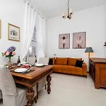 Downtown - Mezzanine, Workspace - By Rentujemy Apartment